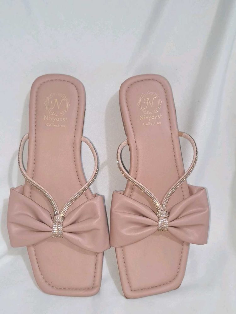Niyyonsi Bow Thong Sandals