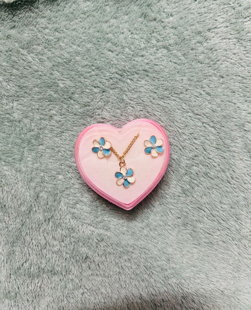 Jewellery Combo With Earnings, Bracelet &amp; Pendant