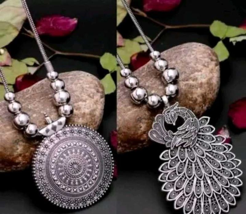 Silver Tone Necklace