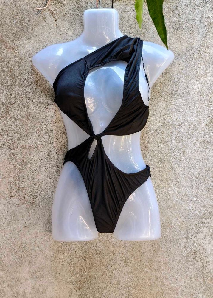 PRETTY LITTLE THINGS SEXIEST BODYSUIT