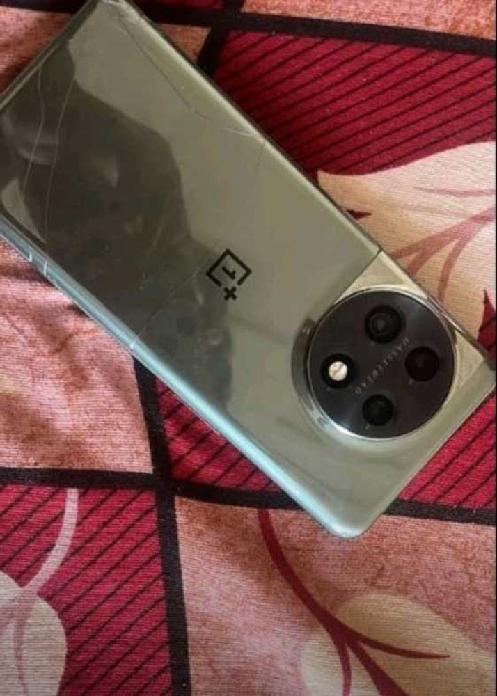 OnePlus 11 - Great Condition!