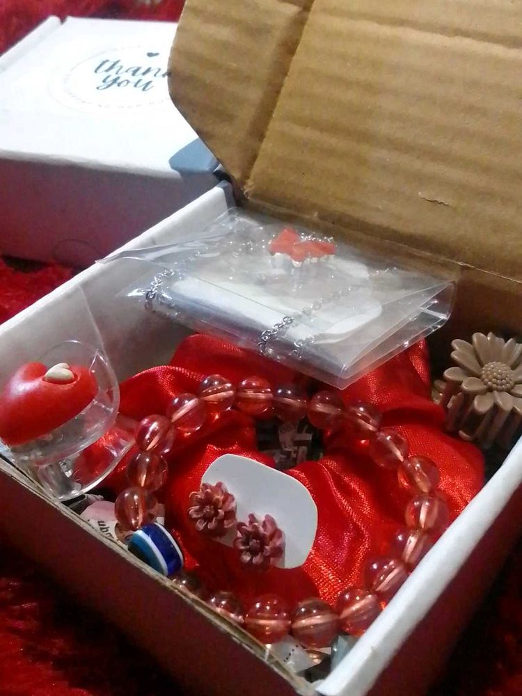 Red Accessory Gift Set