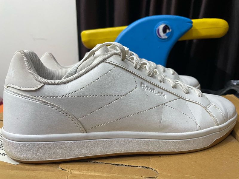 Reebok White Sneakers – UK9 – Used