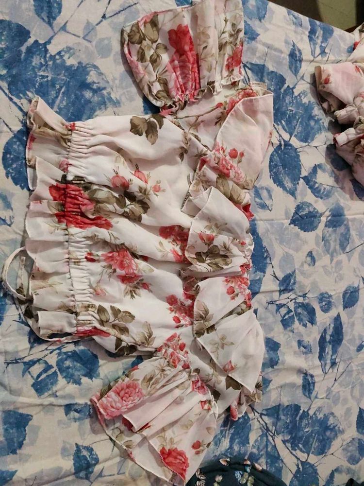 Floral Ruffle Crop Top