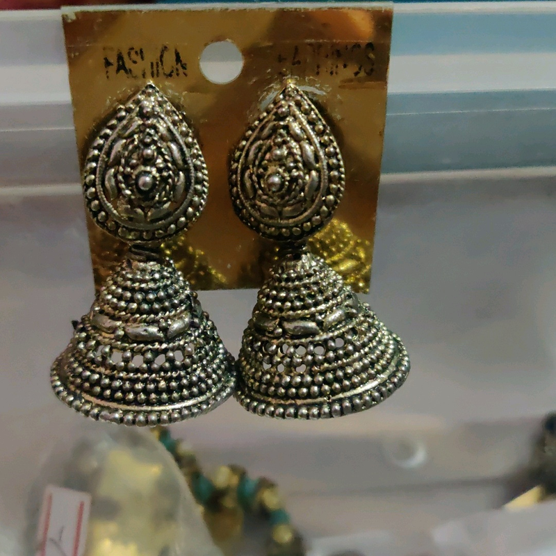 nice jhumka earings brand new condition