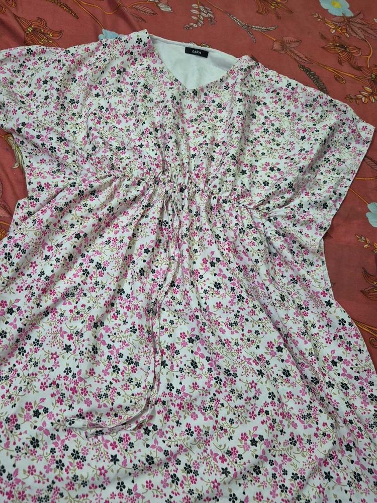 Chic Floral Kaftan Dress –  Stylish &amp; Comfortable