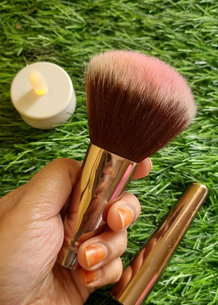Broken Powder Brush✨️
