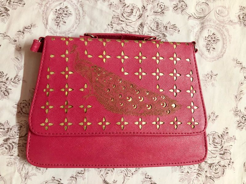 Pretty Sling Bag