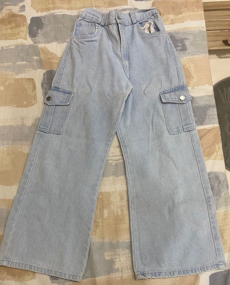Wide Leg Cargo Jeans
