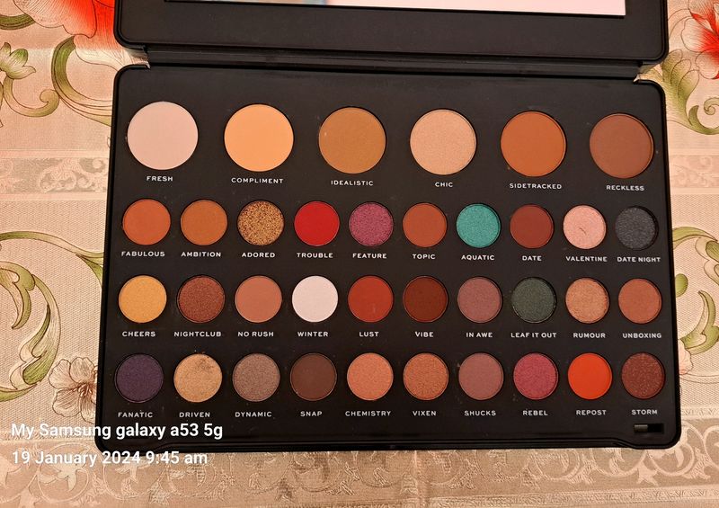 Makeup Revolution London Eyeshadow Palette