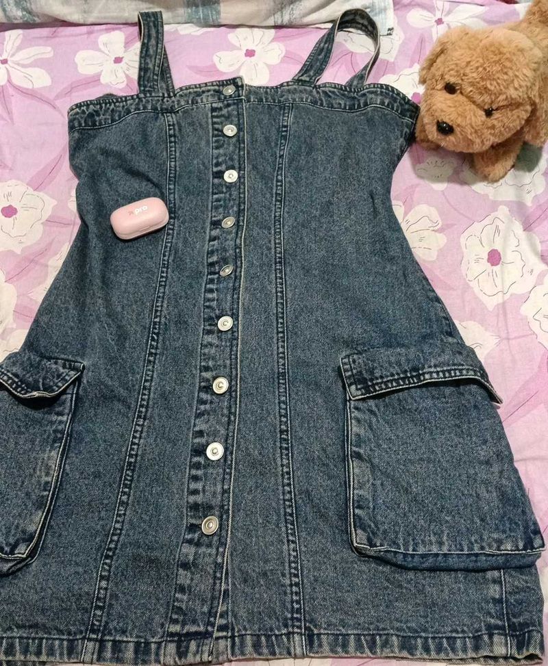 Denim button down dress 👗