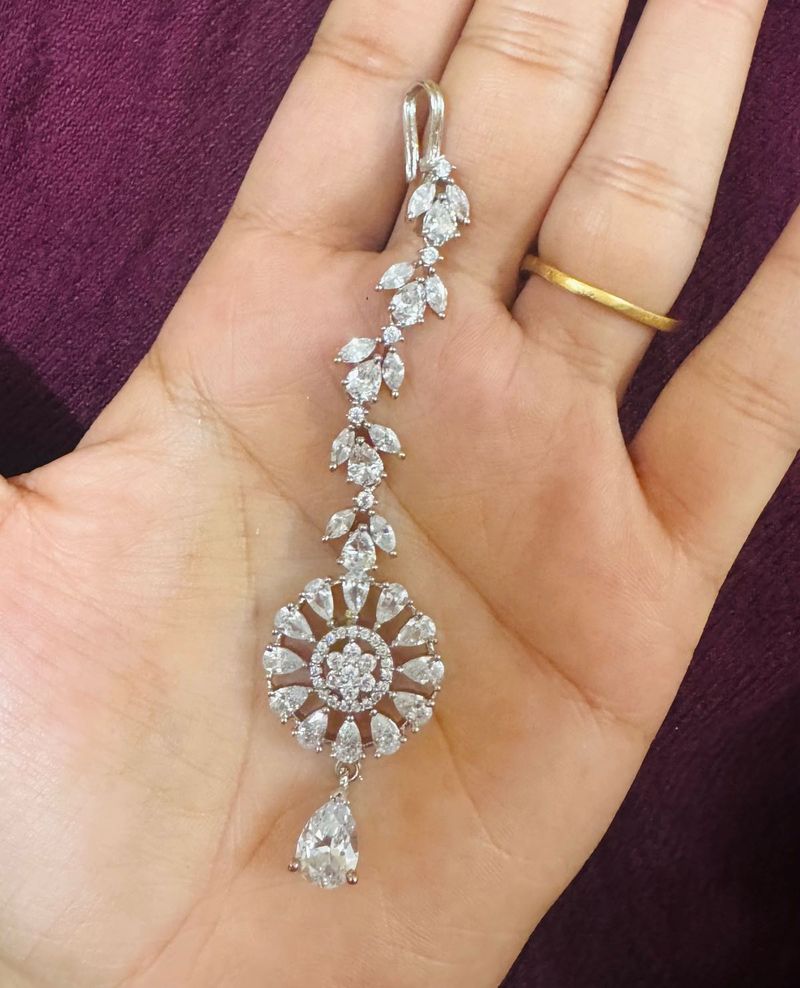Sparkling Crystal Drop Mangtika