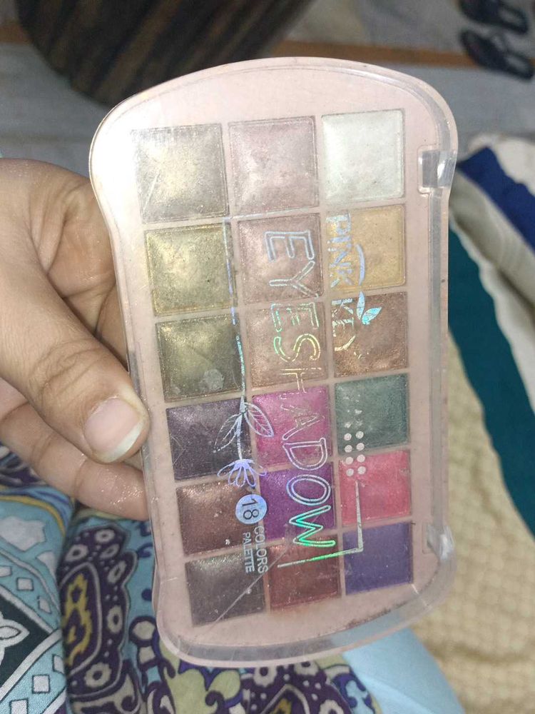 Eyeshadow Palette - 18 Colors!