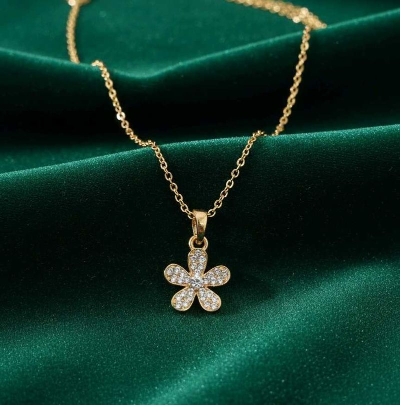 Flower Pendant Necklace