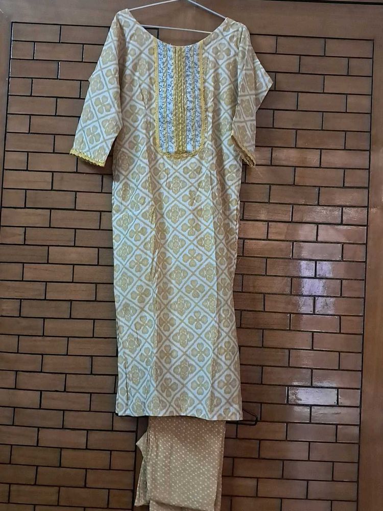 Pour Muslin  Kurta N TROUSER