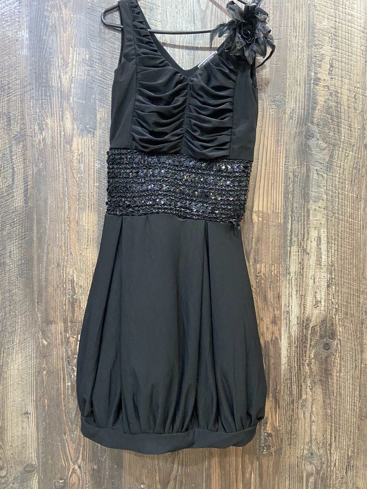 Black Party Dress with Sequins