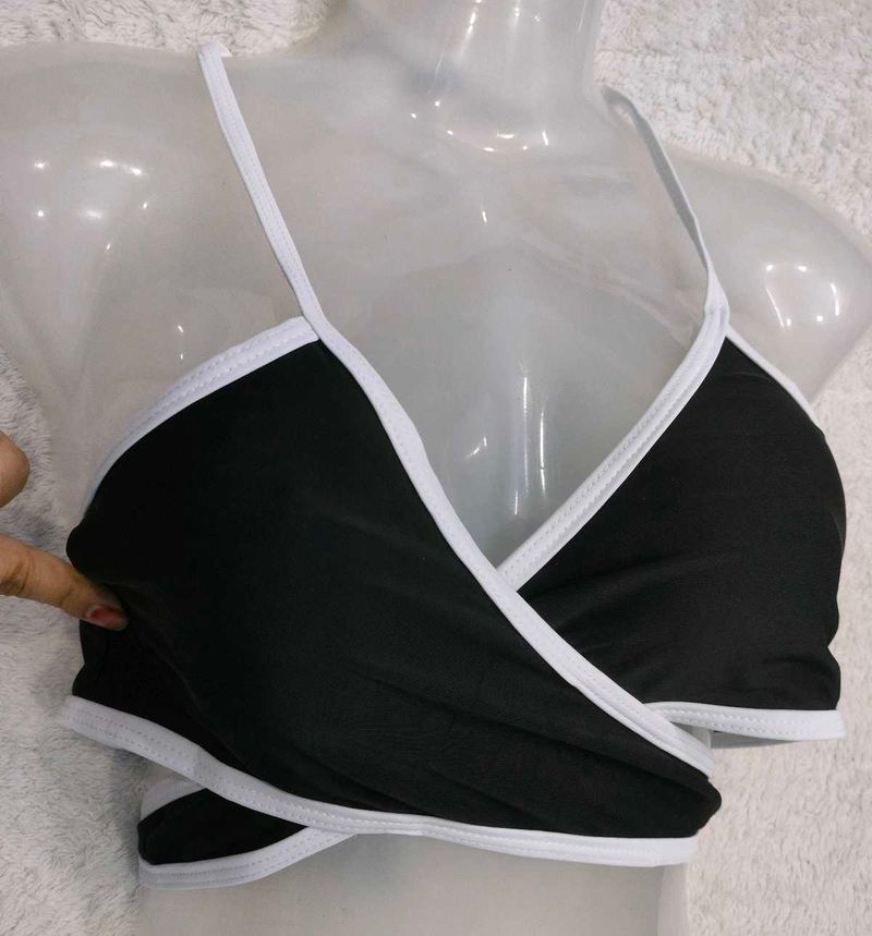 Black &amp; White Crisscross Bra Top 💚