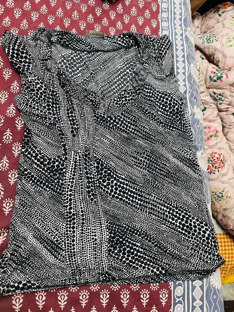 Black And White Top.. Poly Silk Material…