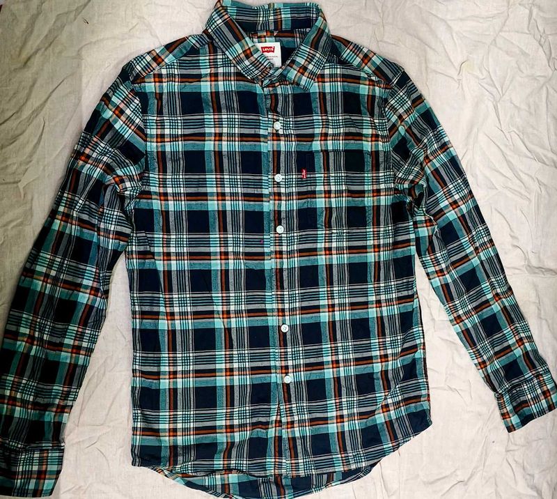 🌟 Original Levi&#39;s Plaid Flannel Shirt