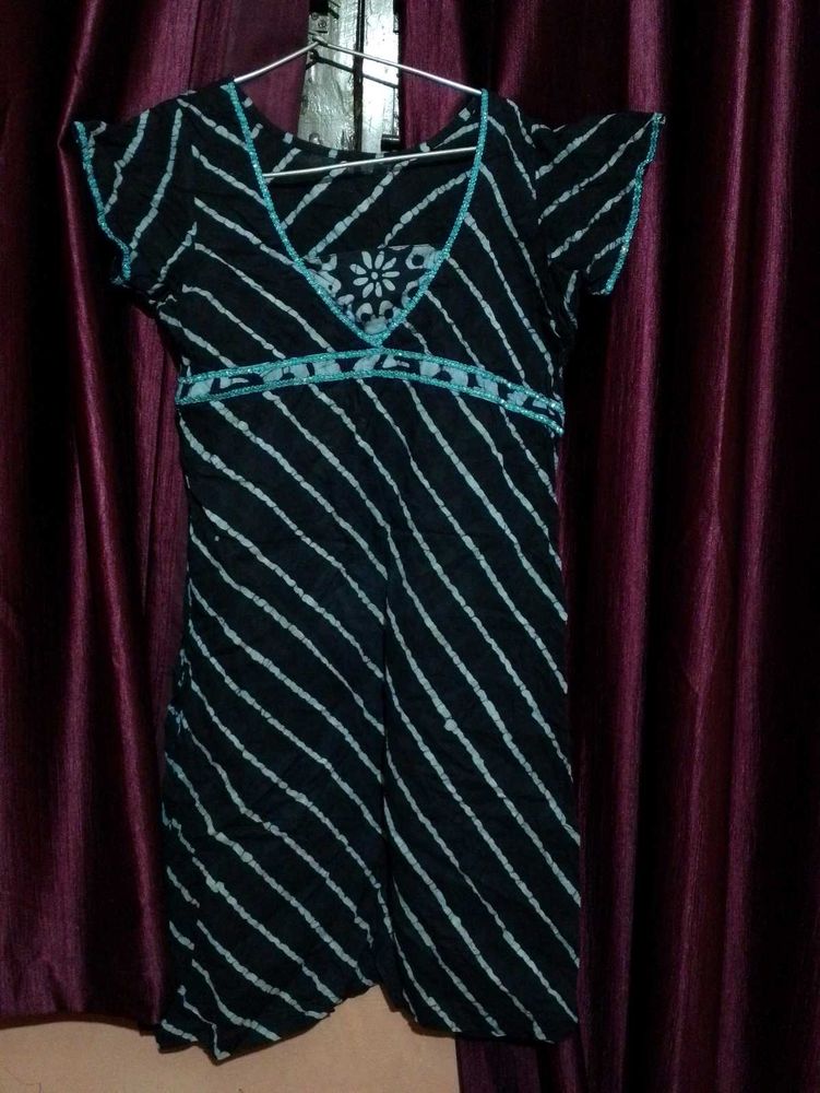 Stylish Black &amp; White Dress