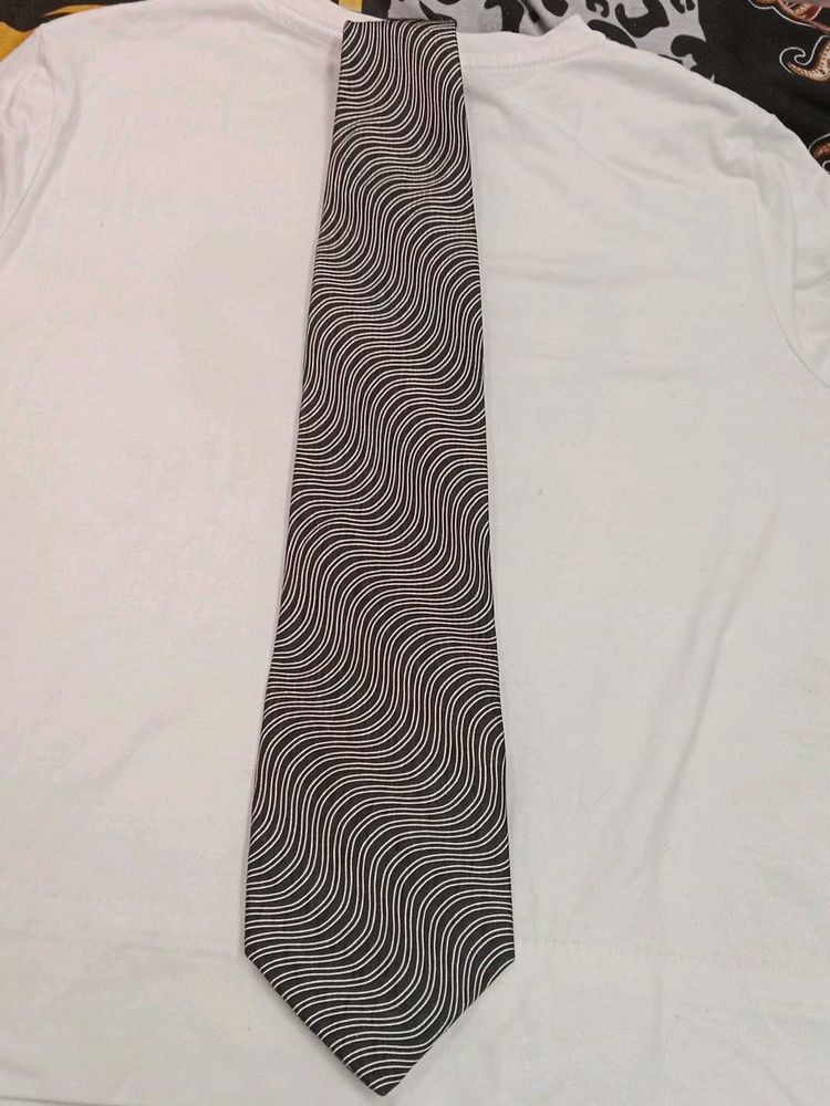 BENTLEY SILKBURY TIE