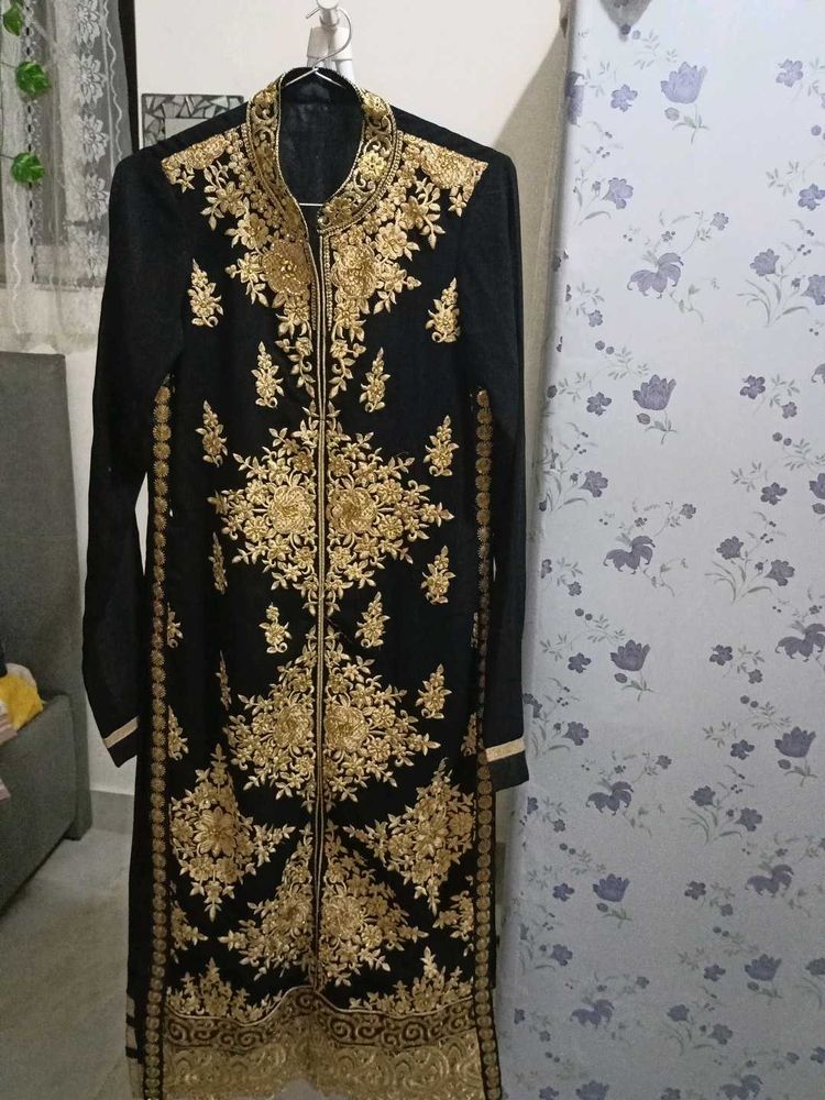 Elegant Embroidered Kurta