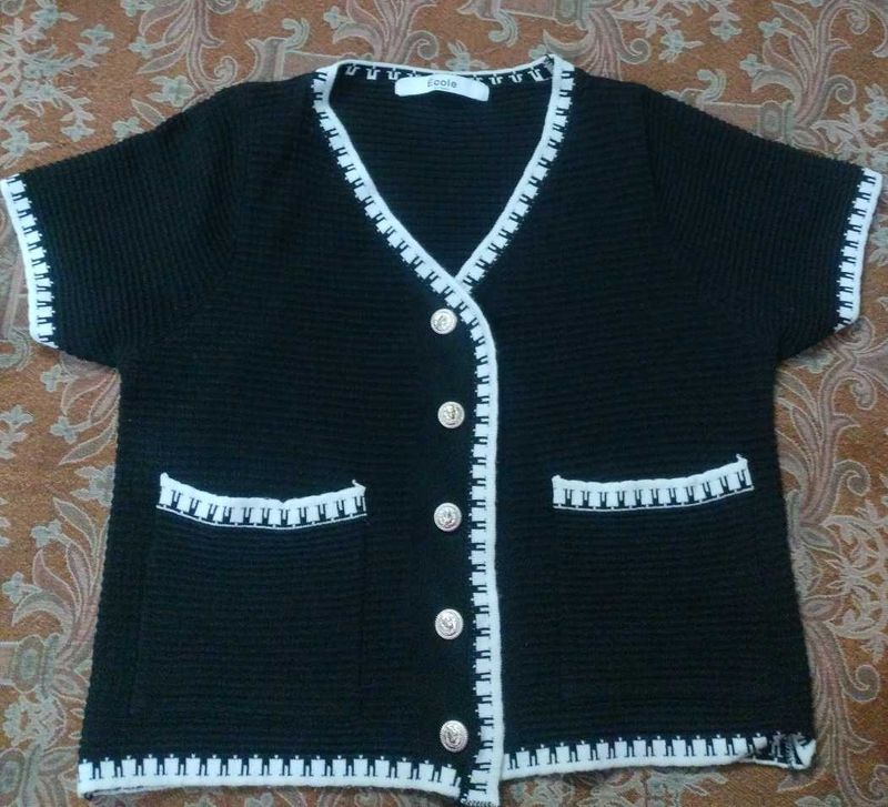 Korean Black Top