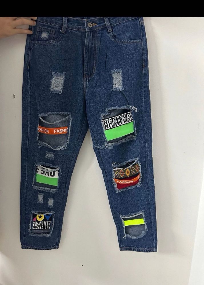 Distressed Blue Jeans 🌼