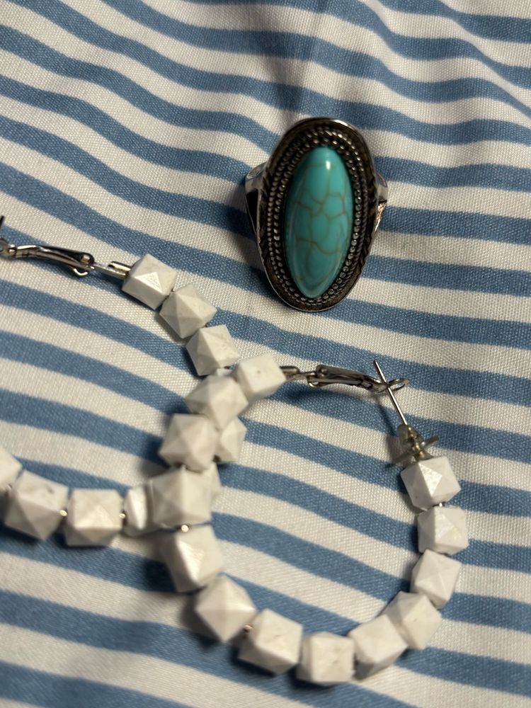 Earring Set comes with a free bie