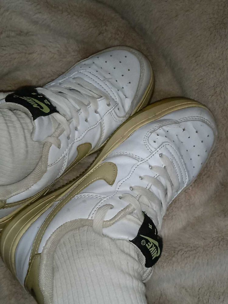 Nike glow in the dark