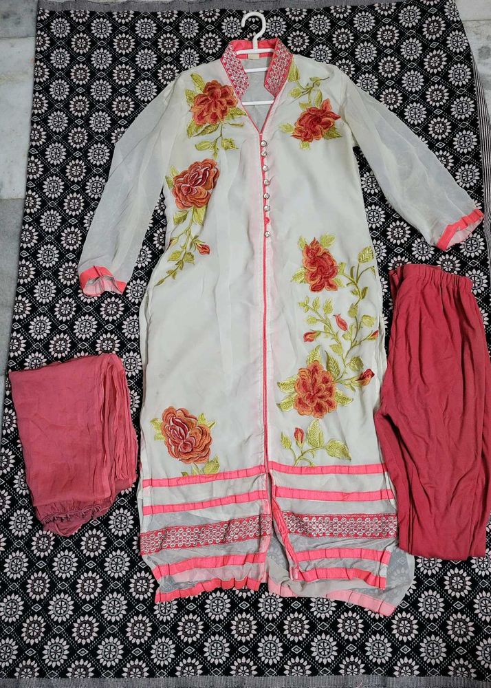 Embroidered Kurta Set