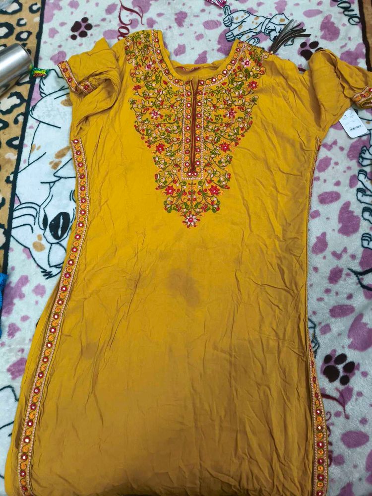 Yellow Embroidered Kurta in xl size