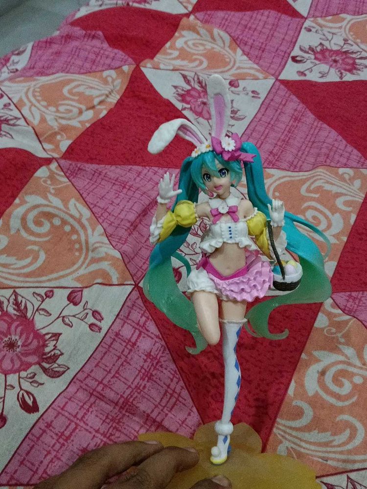 Miku Figure
