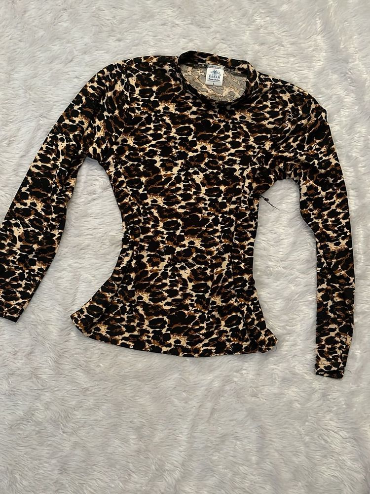 Fitted Beautiful Top💫