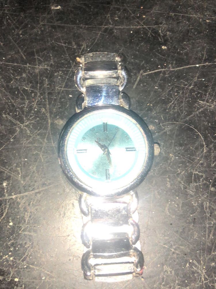 Silver Tone Women&#39;s Watch