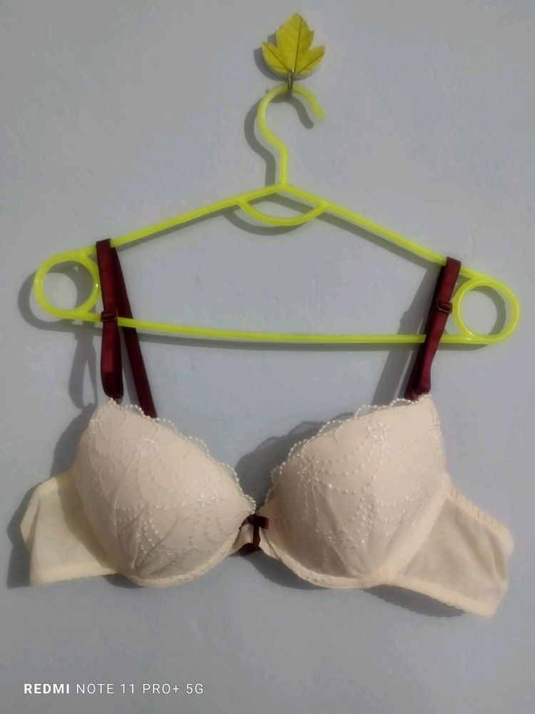 Delor by Vivien Bra🍒