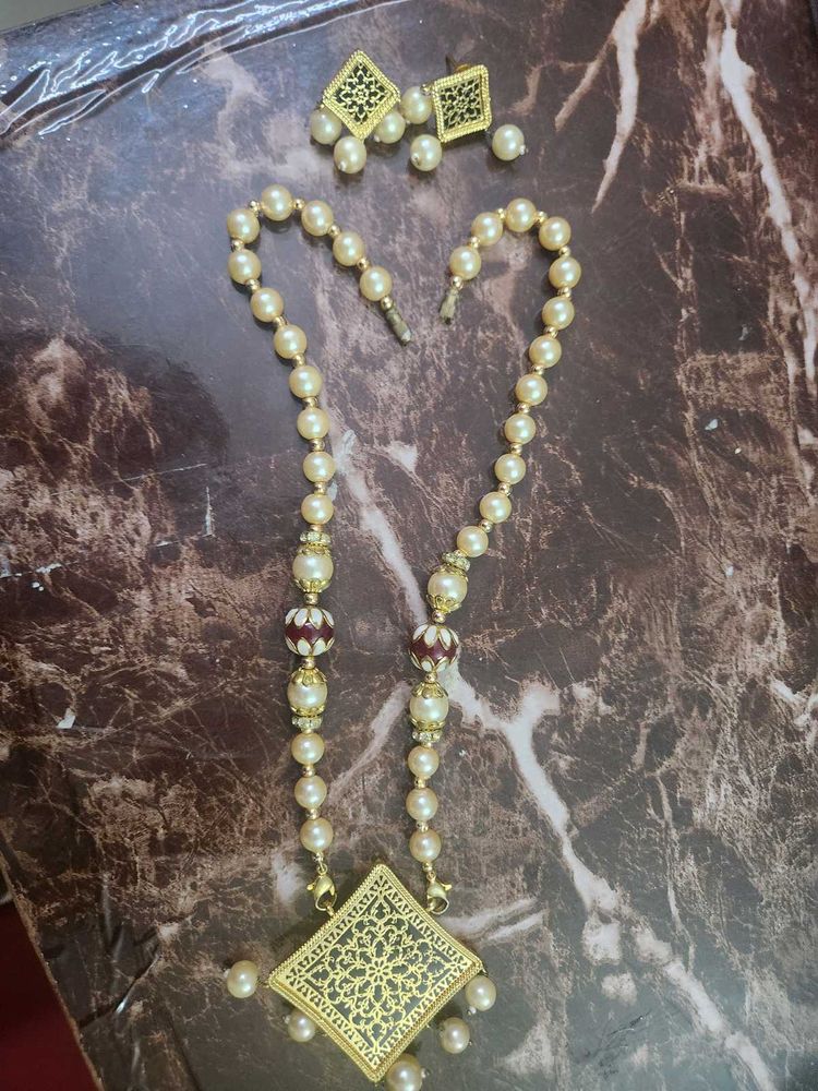 Pearl Necklace &amp; Earring Set
