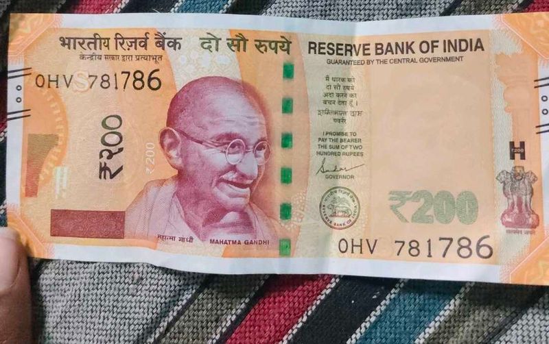 200 Indian Rupee Note