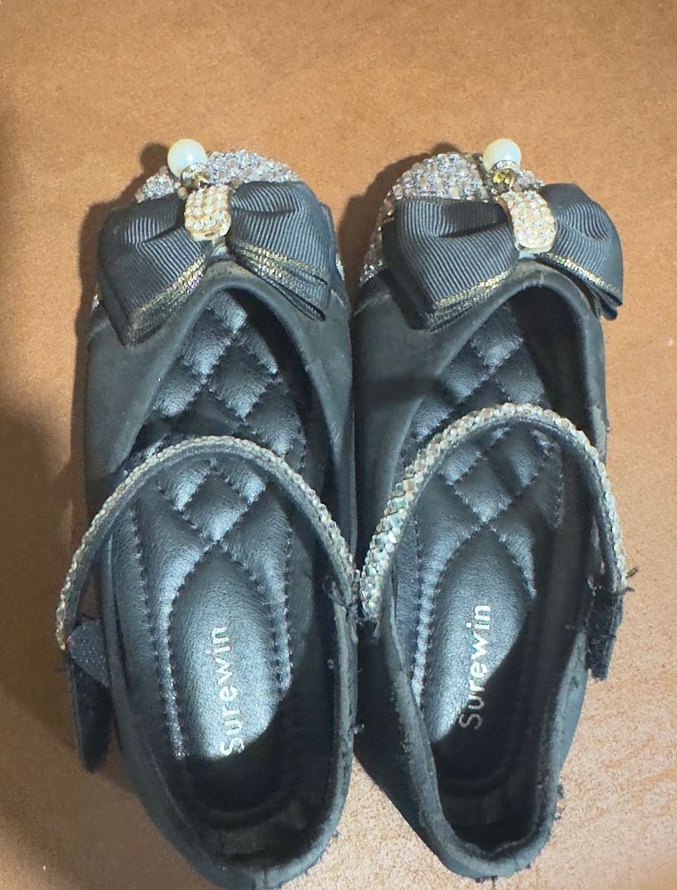 Cute Girls&#39; Black Flats