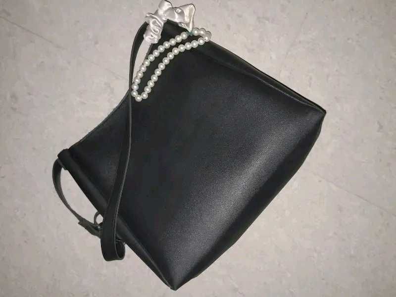 Elegant Black Handbag
