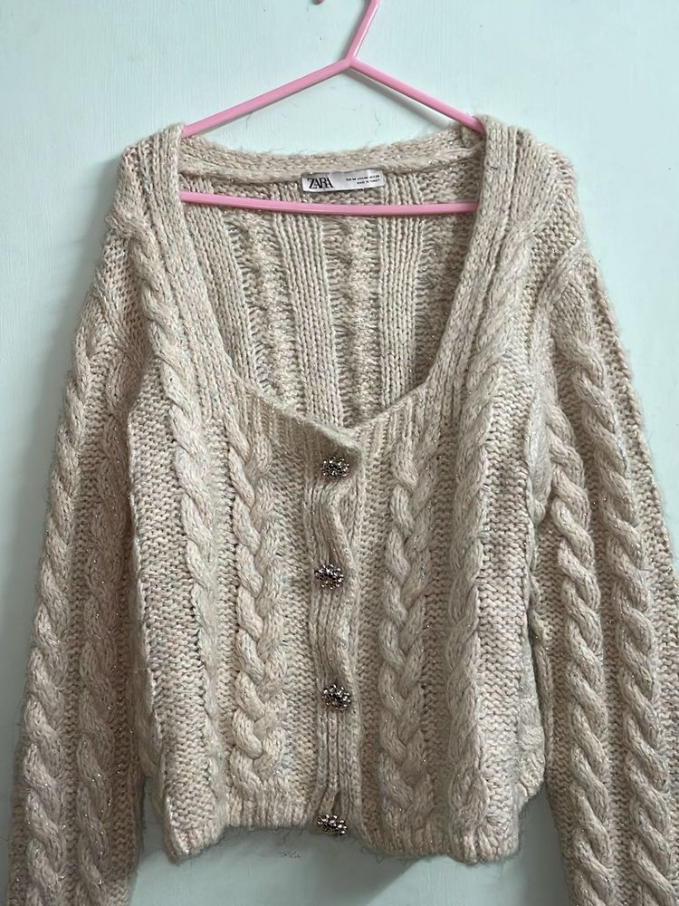 A Unique Cardigan For The Winters