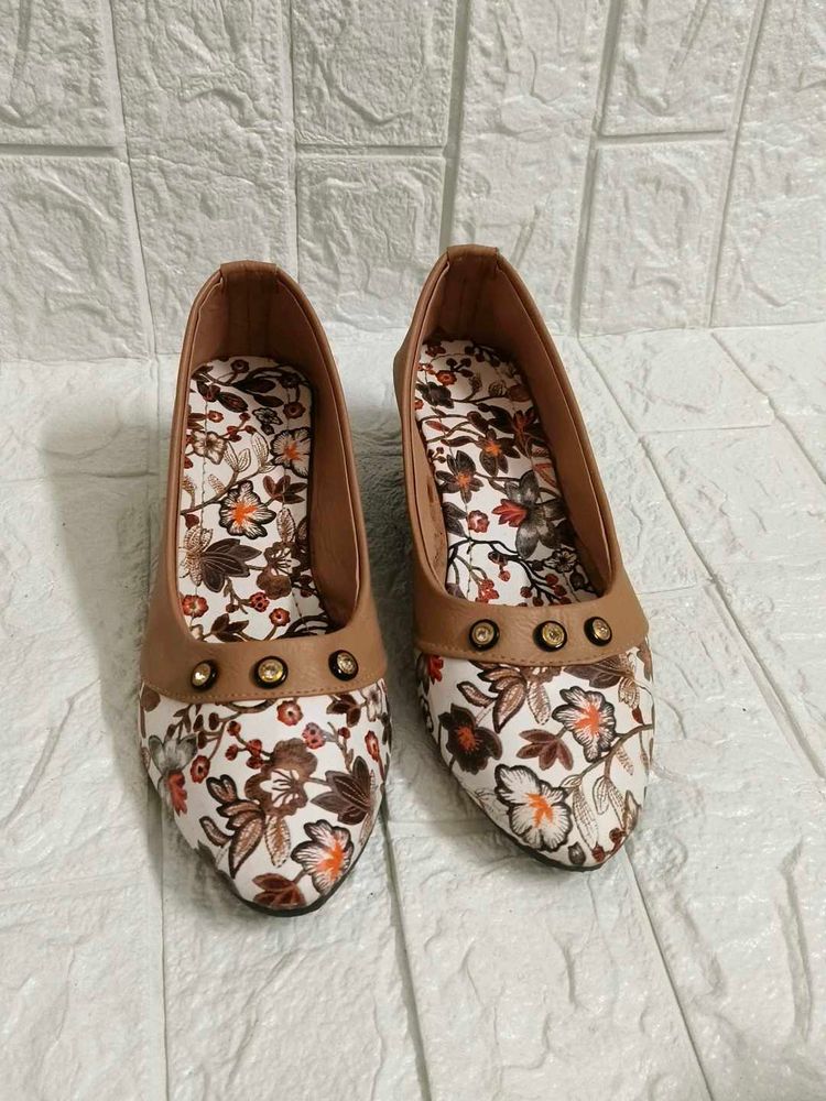 women&#39;s footwear