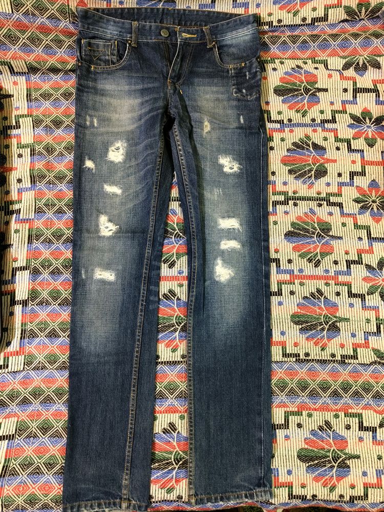 Indigen Distressed Jeans In Perfect Condition