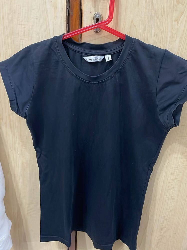 Basic Black T-shirt