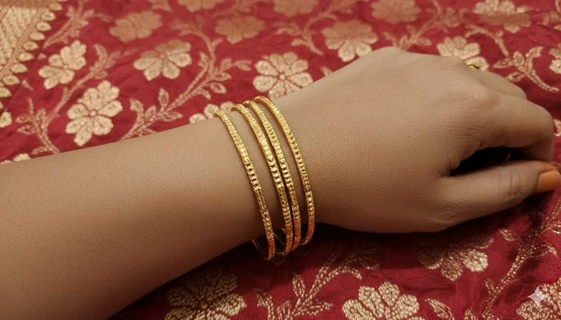 New Set of 4 Gold Bangles