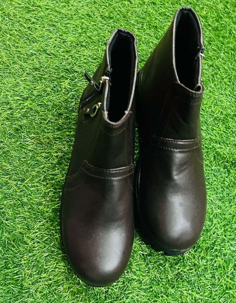 brown 🥾 boots brand new unused