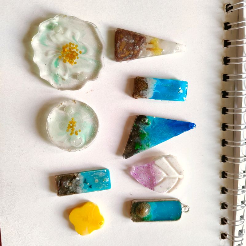 combo resin pendants  &#34;grab it before gets sold&#34;