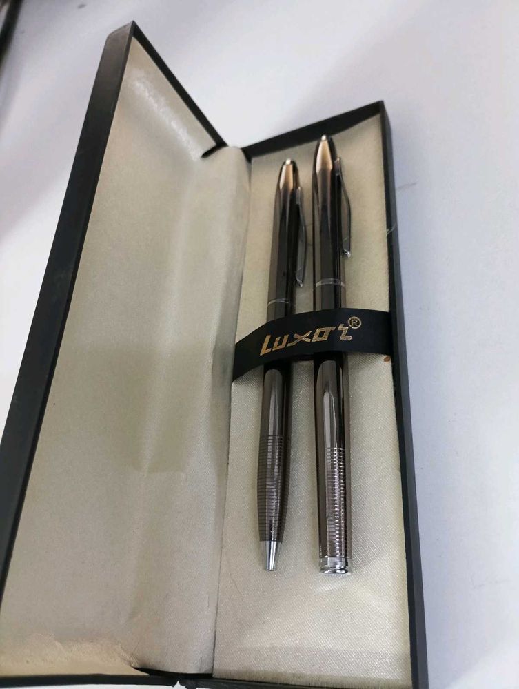 Laxor Pen Set &amp; Holder