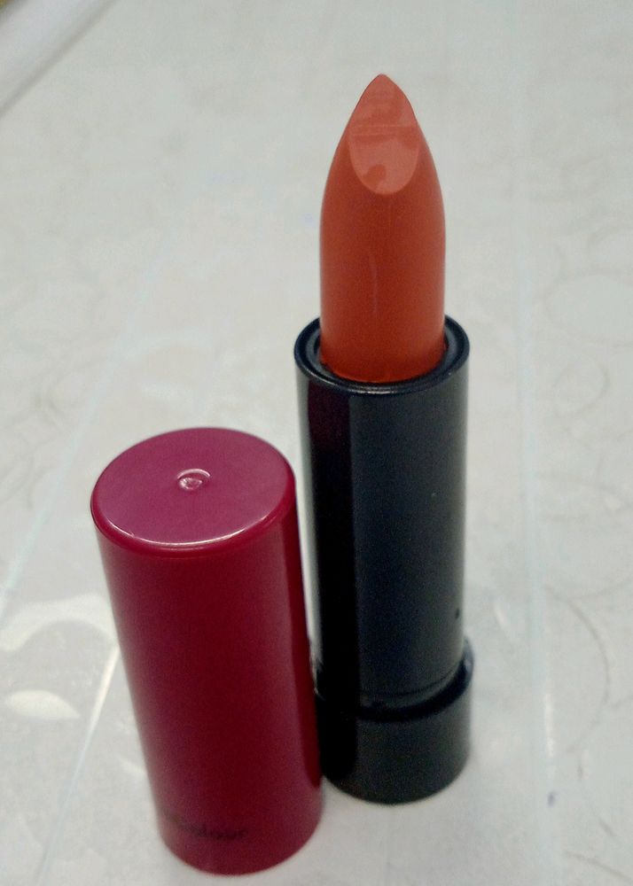 Oriflame On colour Matte Lipstick ,colour-shock Fuchsia