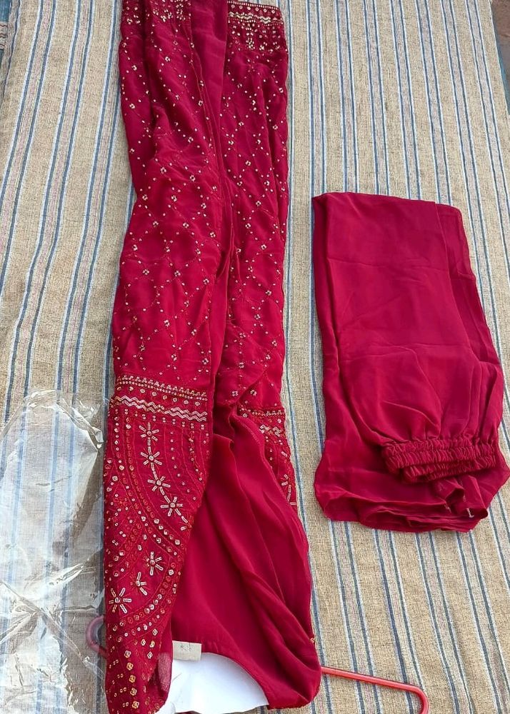Huge Sell BRAND NEW NAIRACUT 2 PC DRESS SET